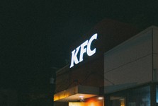 Výstavba KFC v Kladně míří do finále. Labužníci okusí smažené kuřecí kousky co nevidět