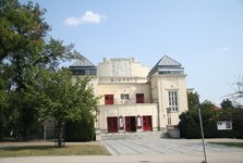 Nové tituly, nové tváře. Kladenské divadlo uvede muzikály i komedie